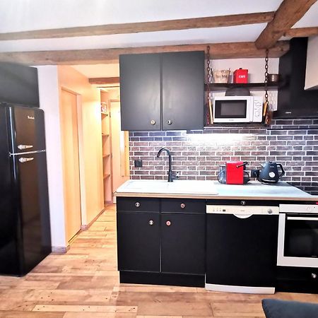 Le Vieux Tacot Avec Garage Lägenhet Le Puy-en-Velay Exteriör bild